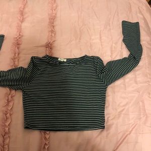 Sleeves crop top